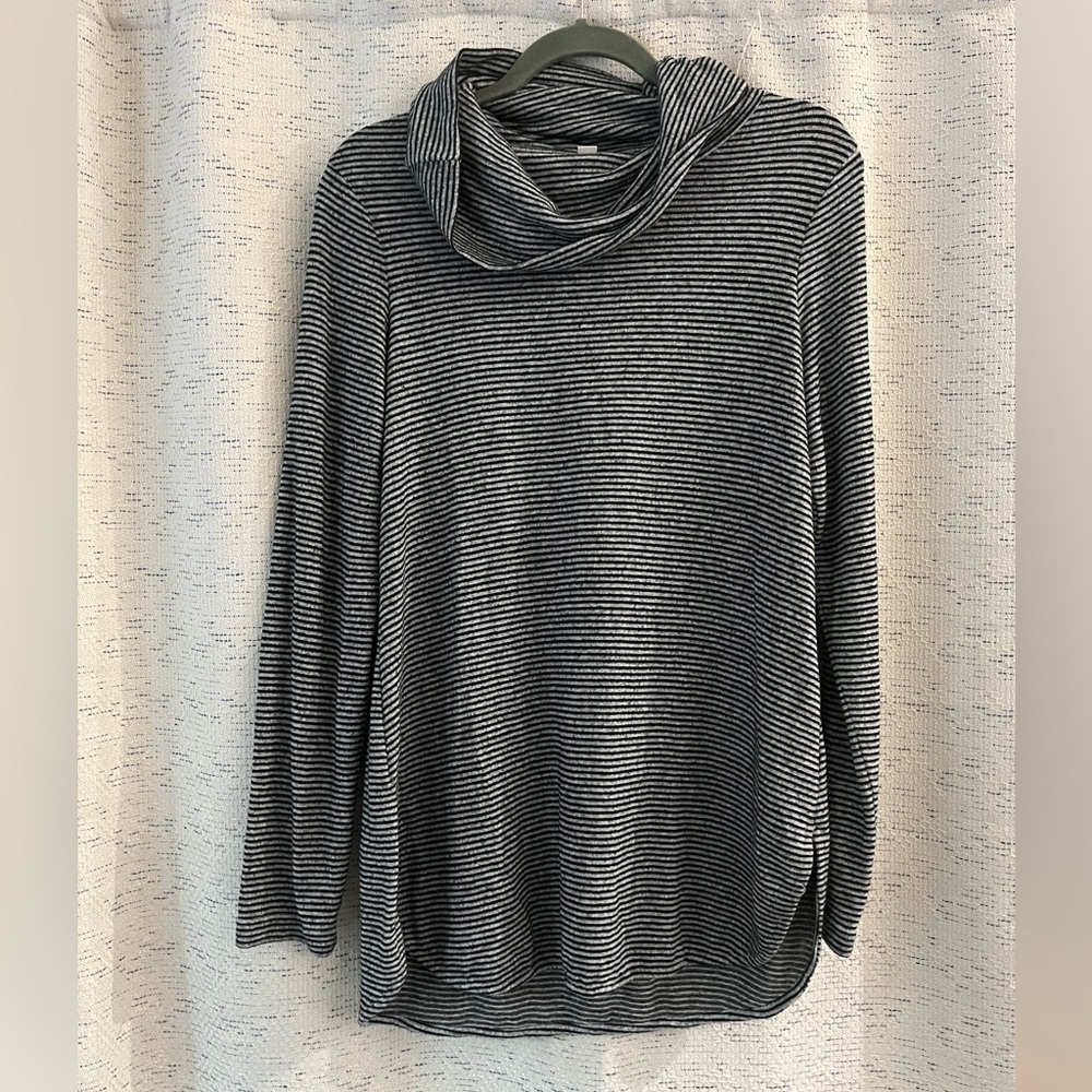Dana Buchman Turtleneck Lightweight Sweater
